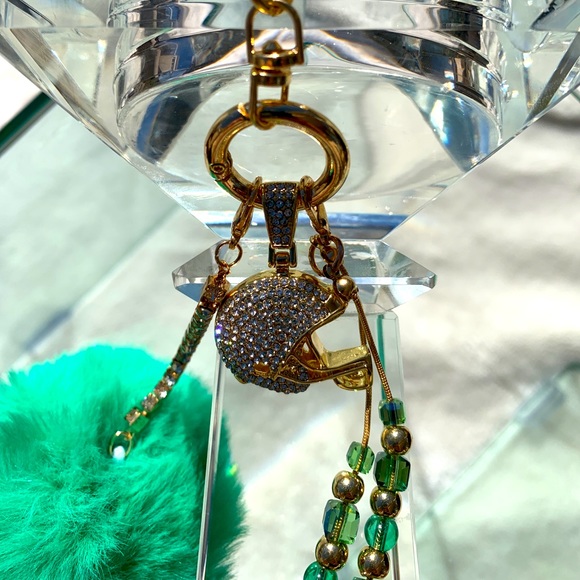 💚 🏈 Football Keychain (NEW) 🏈 💚 - Picture 4 of 8
